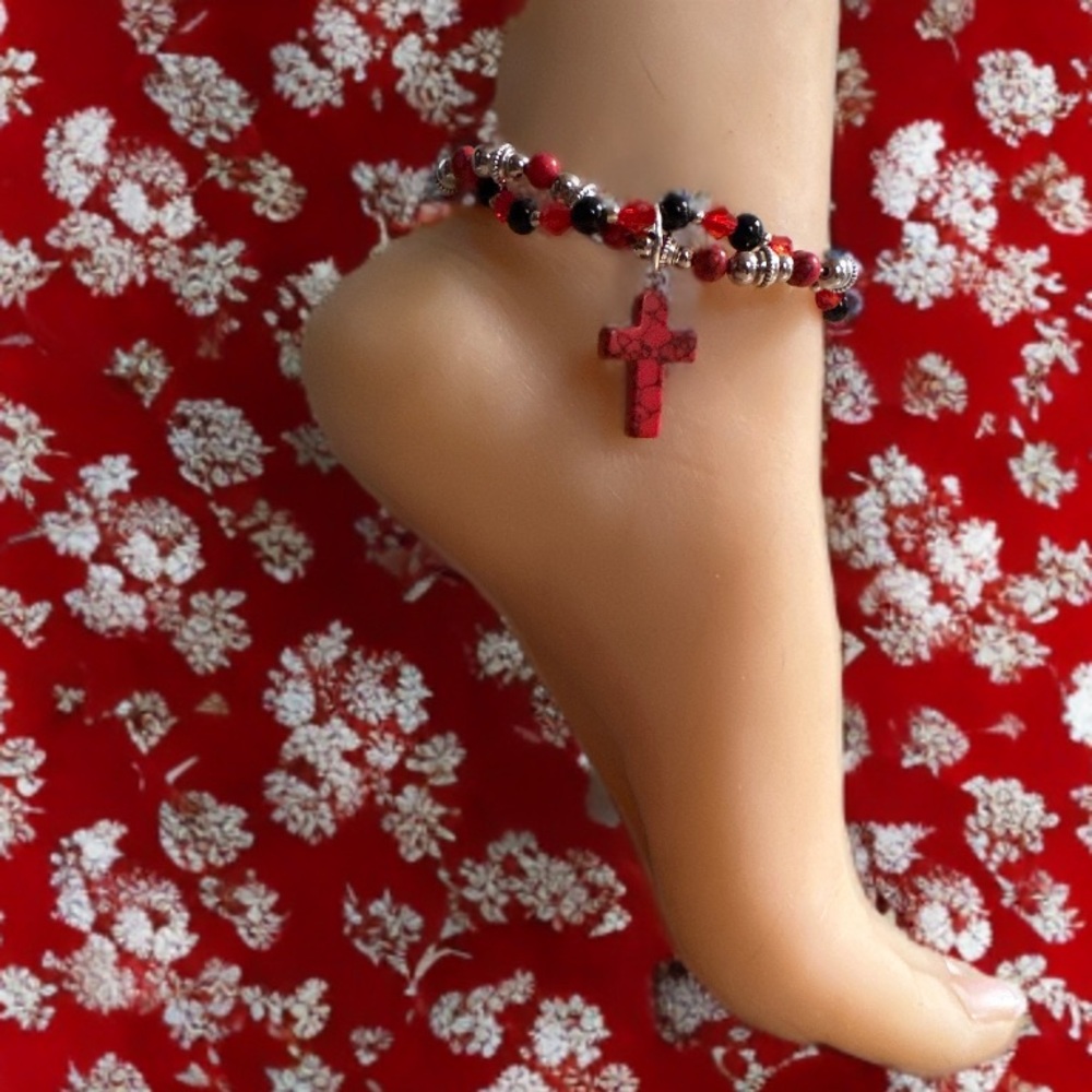Red Turquoise Cross Twisted Bead Ankle Bracelet in Silvertone